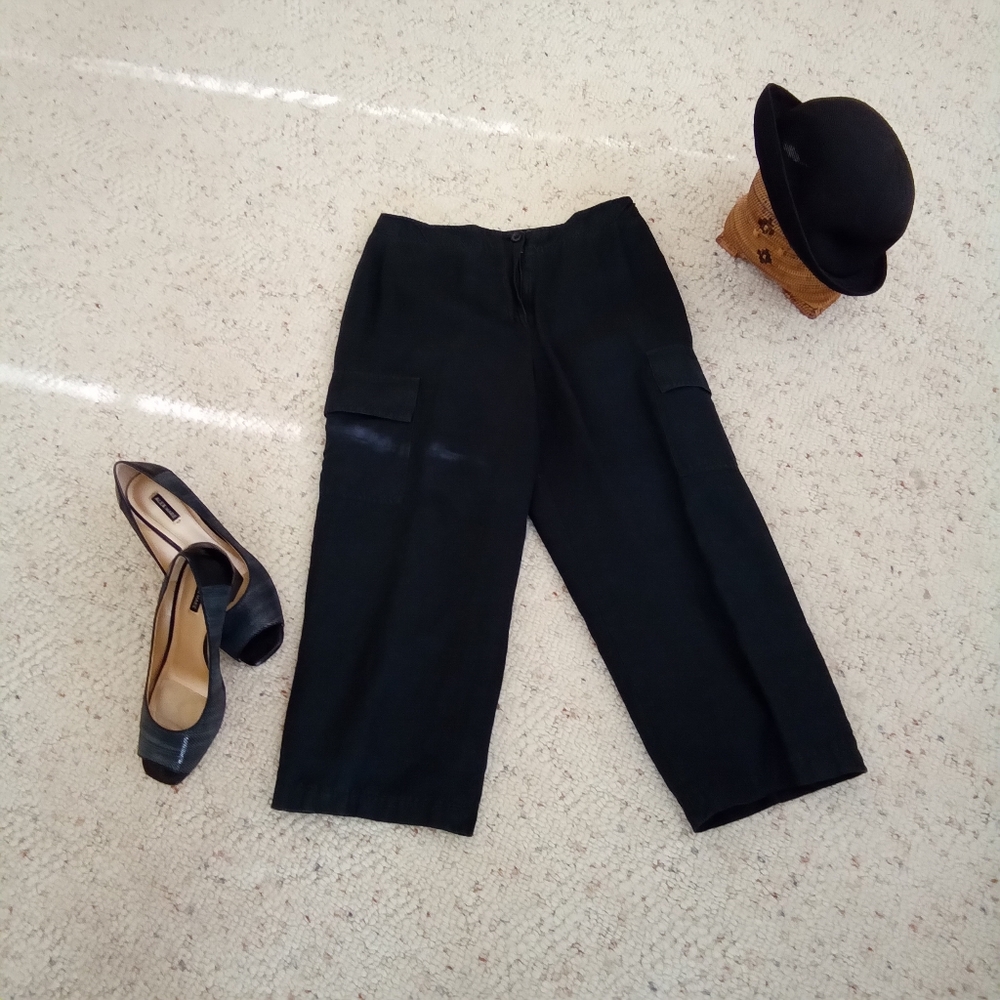 Larry Levine Sport Linen blend Capris.
